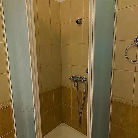 Apartment- Yellow Appartamento