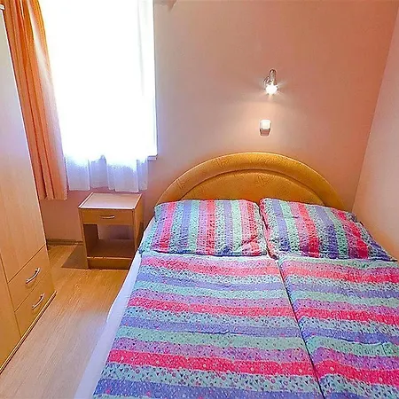 Apartment- Yellow Appartamento