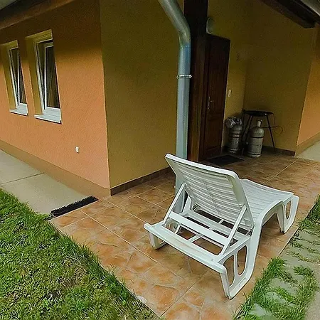 Apartment- Yellow Appartamento