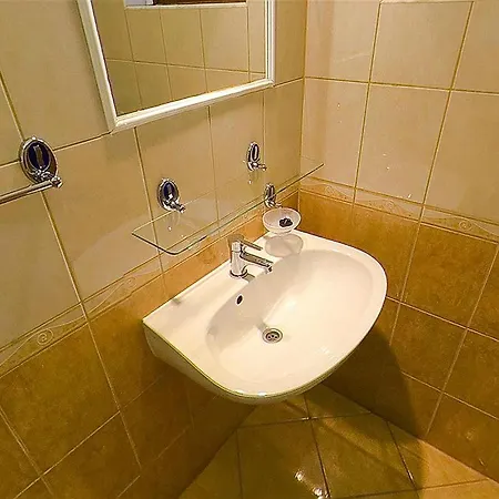 Apartment- Yellow Appartamento