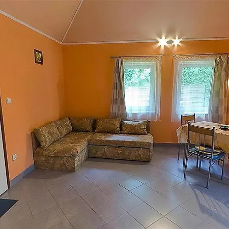 Apartment- Yellow Appartamento *